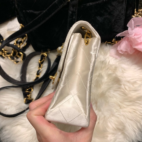 Vintage Chanel 24k white satin mini square flap - Picture 7 of 16